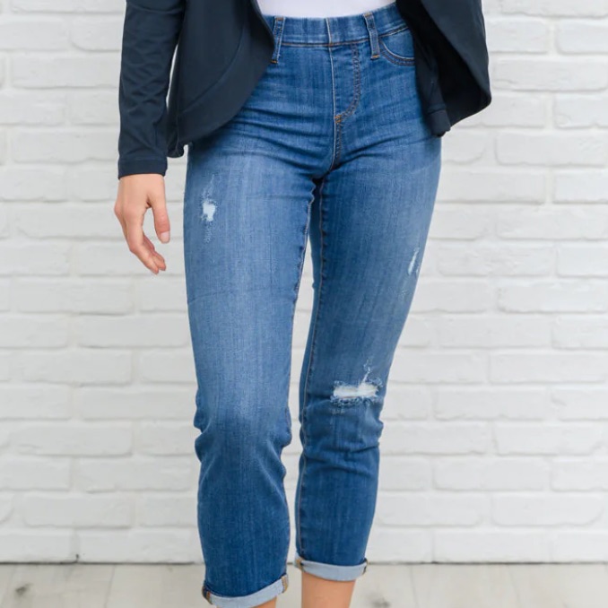 Nwt Judy Blue Mid-Wash Distressed Nikki Jeans